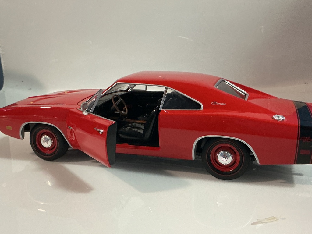 1/18 ERTL 1969 DODGE RED ON BLACK  - Photo 4