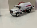 1/34 FIRST GEAR INTERNATIONAL  4400 WITH PROPANE BODY CENEX 19-3596 - Photo 6