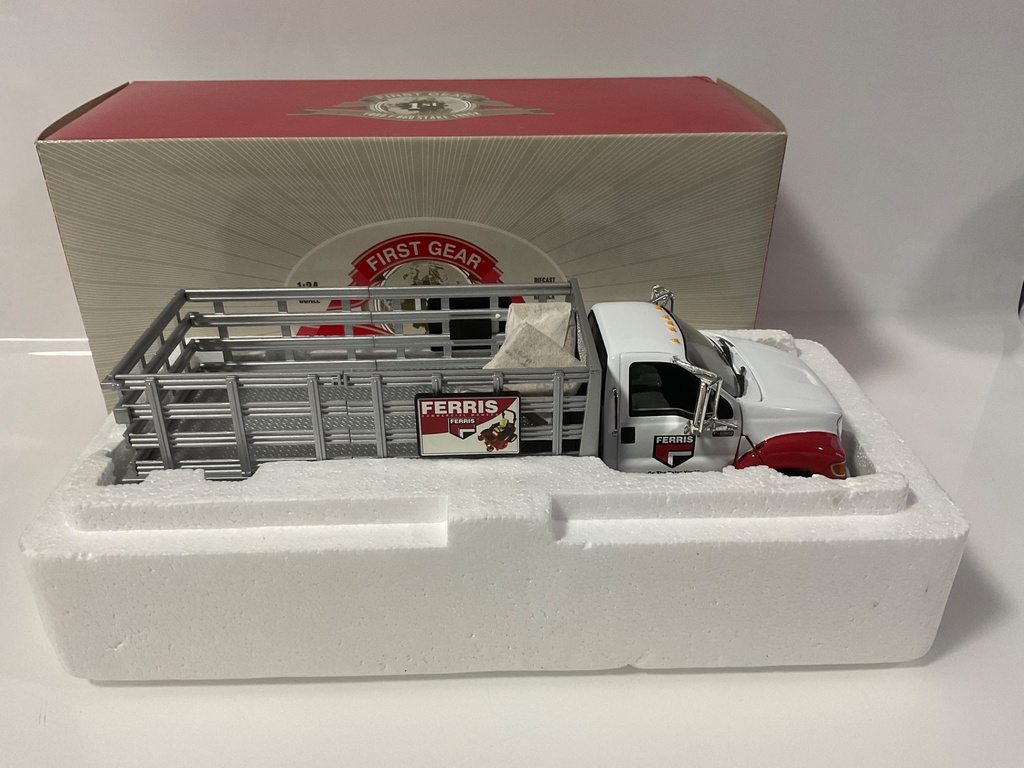 1/34 FIRST GEAR FORD F 650 STAKE TRUCK FERRIS 19-3776 - Photo 2