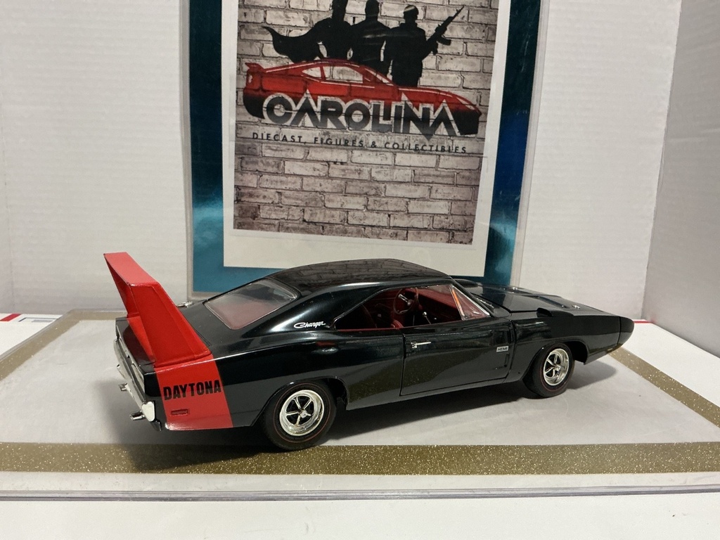 1/18: ERTL 1969 DODGE CHARGER DAYTONA BLACK ON RED image