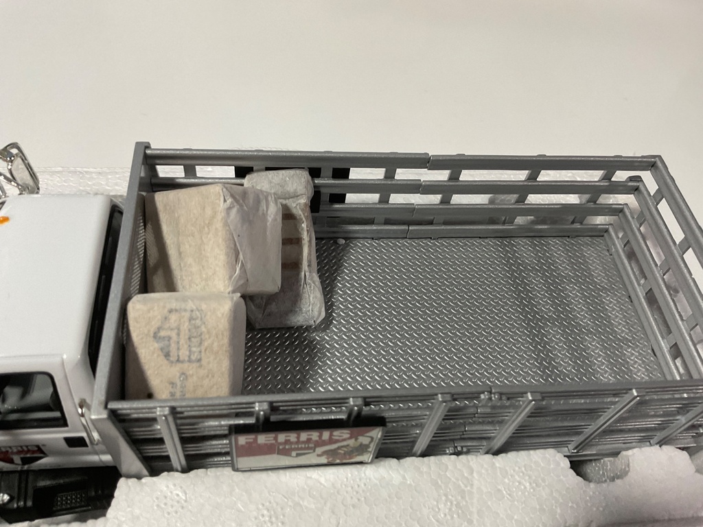 1/34 FIRST GEAR FORD F 650 STAKE TRUCK FERRIS 19-3776 - Photo 8