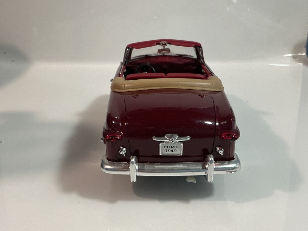 1/18 MIRA FORD 1949 MADE IN SPAIN RED ON TAN - Photo 5
