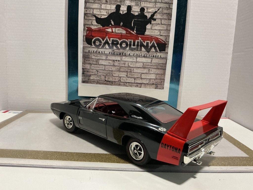 1/18: ERTL 1969 DODGE CHARGER DAYTONA BLACK ON RED image
