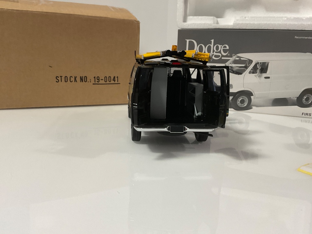 1/34 FIRST GEAR DODGE RAM VAN 19-0041  - Photo 5