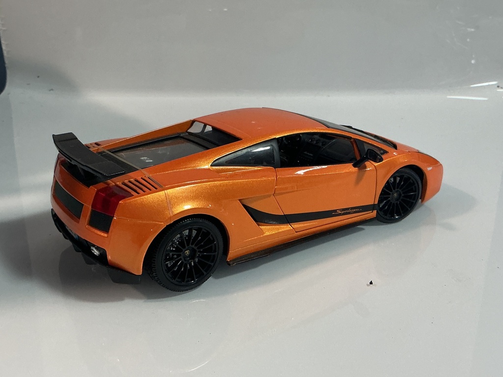 1/18 MAISTO LAMBORGHINI GALLARDO SUPERLEGGERA ORANGE ON BLACK - Photo 4