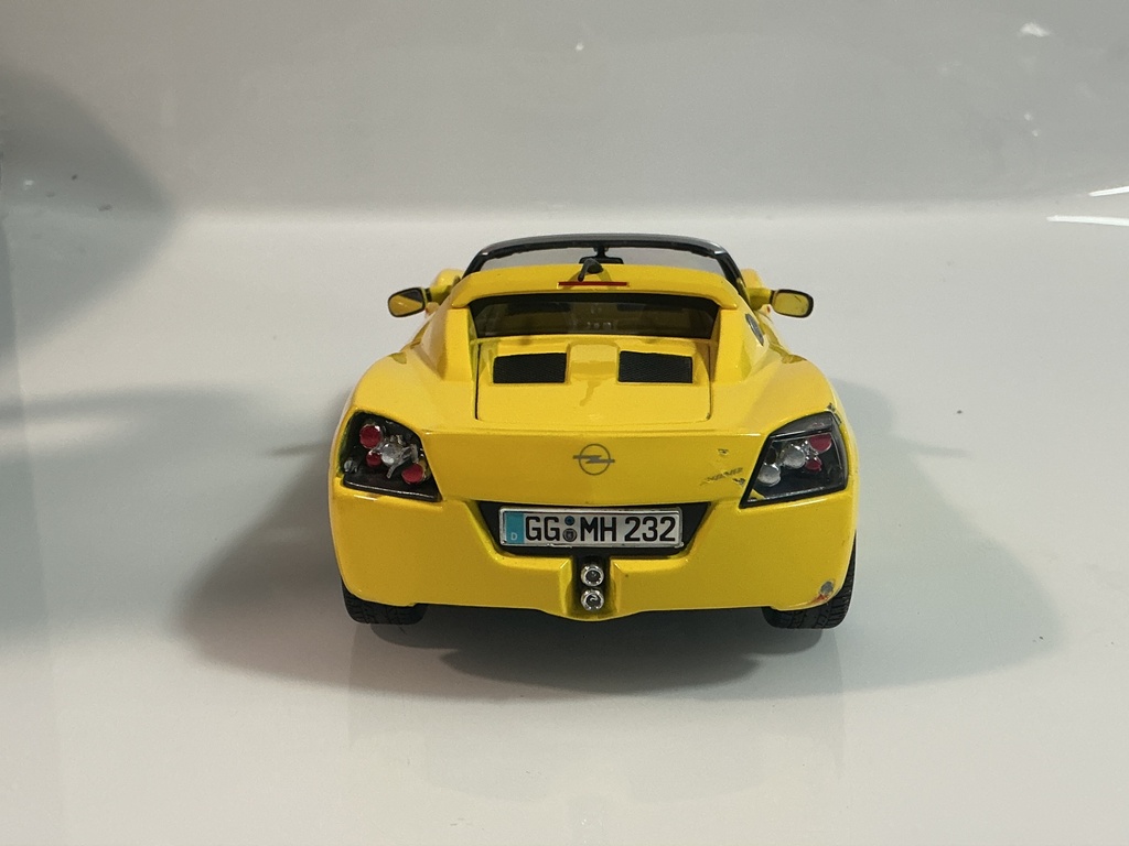 1/18 MAISTO OPEL SPEEDSTER - YELLOW ON BLACK - Photo 4