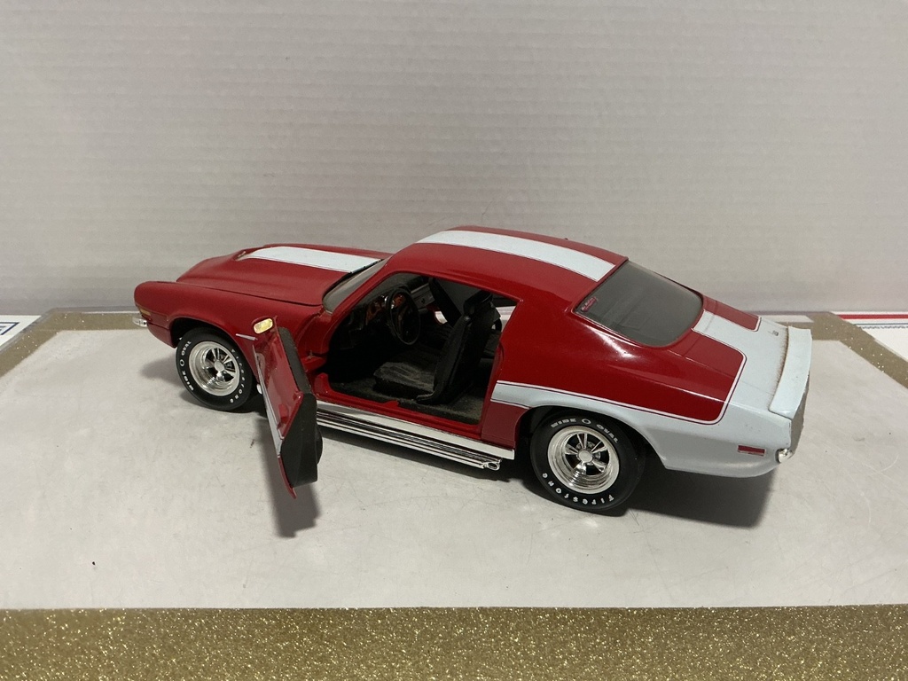 1/18: ERTL 1970 CHEVROLET CAMARO BALDWIN “MINOR RASH ON HOOD, MISSING MIRROR” image