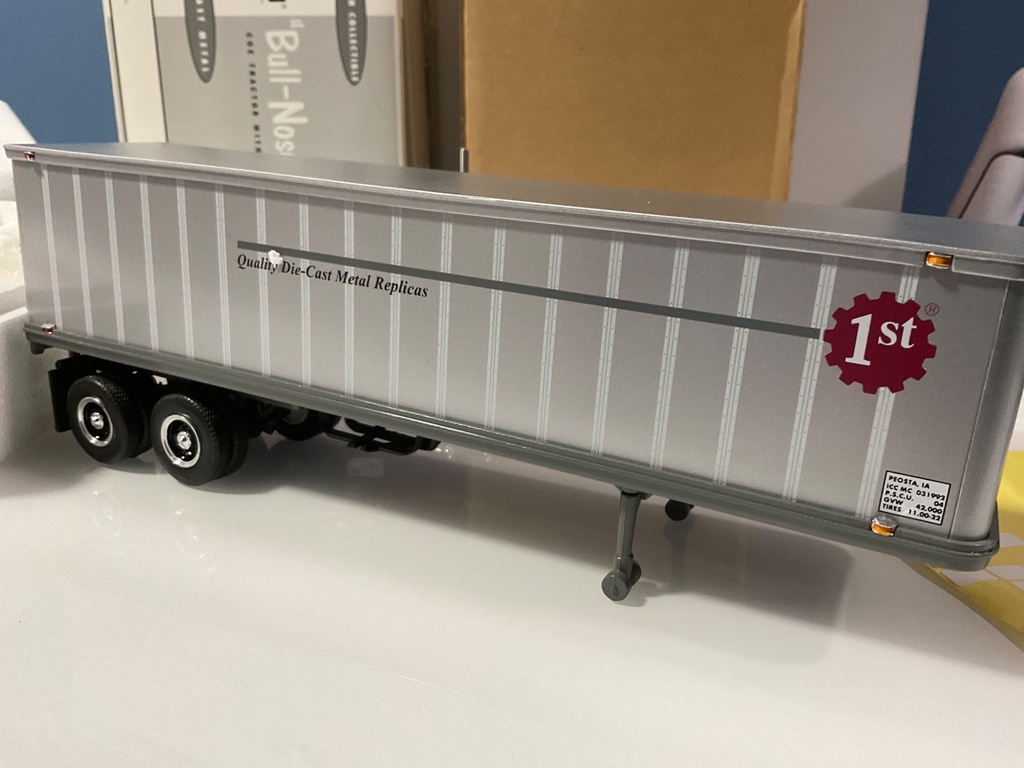 1/34 FIRST GEAR 53 KENWORTH BULL NOSE COE TRACTOR W/ 35’ TRAILER  - Photo 6