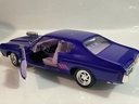 1/18 ERTL 1970 CHEVROLET CHEVELLE PURPLE ON PINK - Photo 4