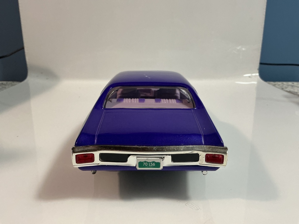 1/18 ERTL 1970 CHEVROLET CHEVELLE PURPLE ON PINK - Photo 5