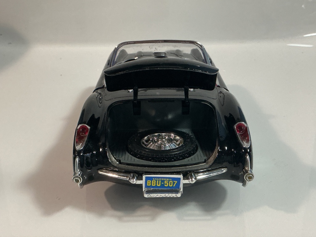 1/18 BURAGO 1957 CHEVROLET CORVETTE BLACK ON RED - Photo 5