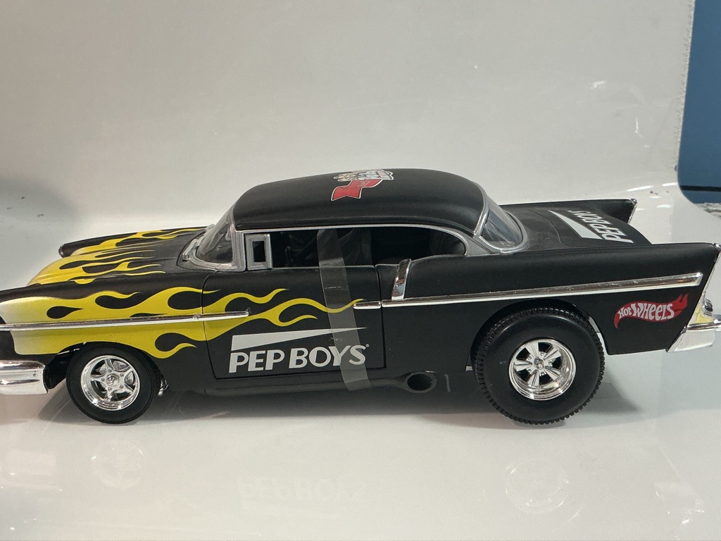 1/18 HOTWHEELS 1957 CHEVY GMTM PEP BOYS - Photo 2