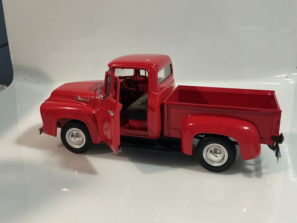 1/18 ERTL 1956 FORD F-100 RED ON RED / BLACK - Photo 2