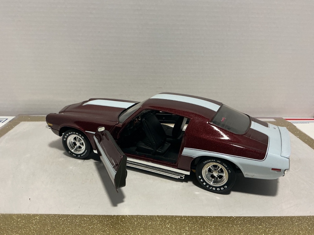 1/18: ERTL 1970 CHEVROLET CAMARO 454 MOTION LE image