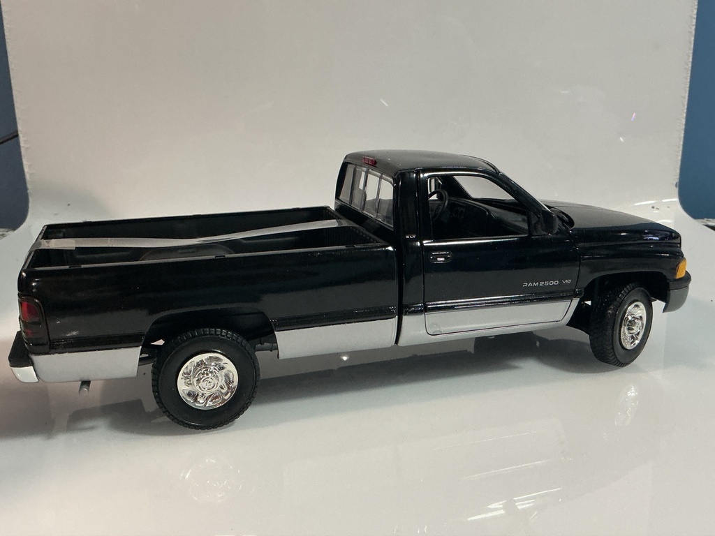 1/18 ERTL DODGE RAM BLACK ON GREY - Photo 4
