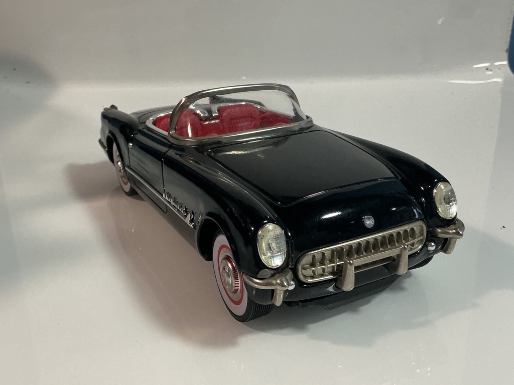 1/18 50’S / FIFTIES 1953 CHEVROLET CORVETTE BLACK ON RED  - Photo 5