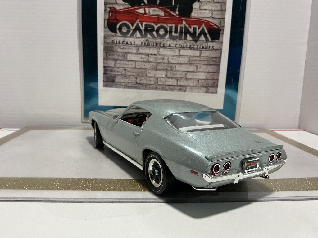 1/18: ERTL 1970 CHEVROLET CAMARO FAST TIMES SILVER ON WHITE image
