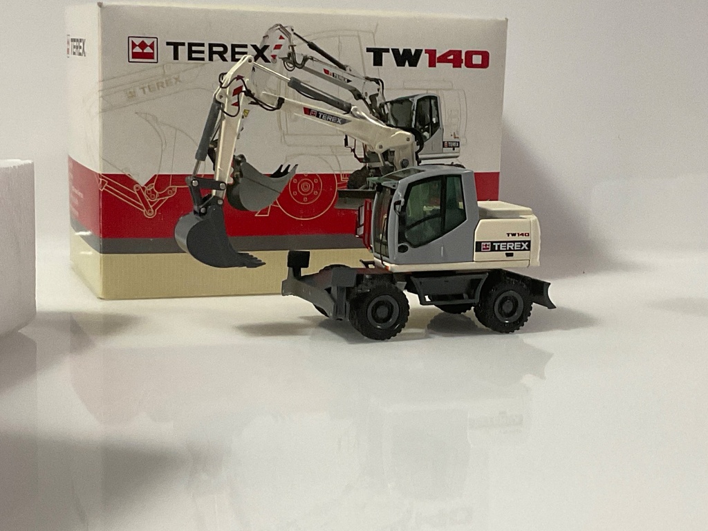 1/50 NZG TEREX TW140 WHEELED EXCAVATOR  - Photo 3
