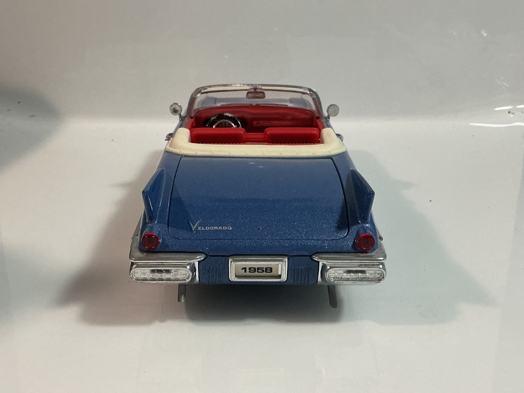 1/18 MOTORMAX 1958 CADILLAC ELDORADO CONVERTIBLE [STEERING WHEEL PAINT ISUE] - Photo 4