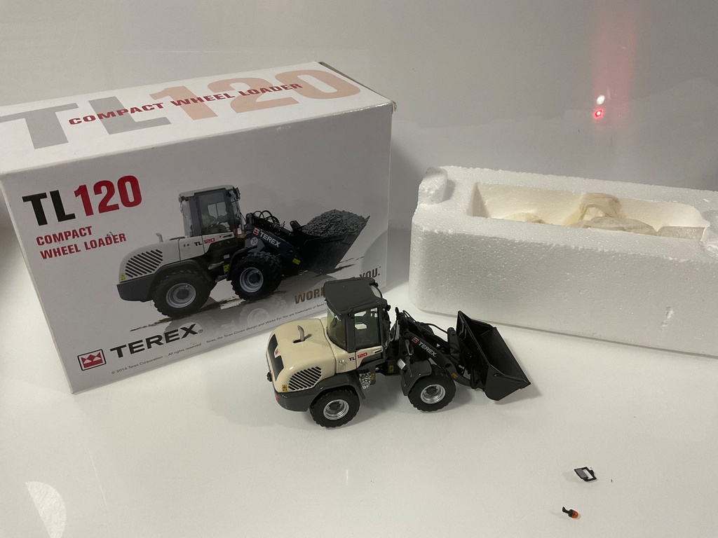 1/50 NZG TL 120 COMPACT WHEEL LOADER  - Photo 2