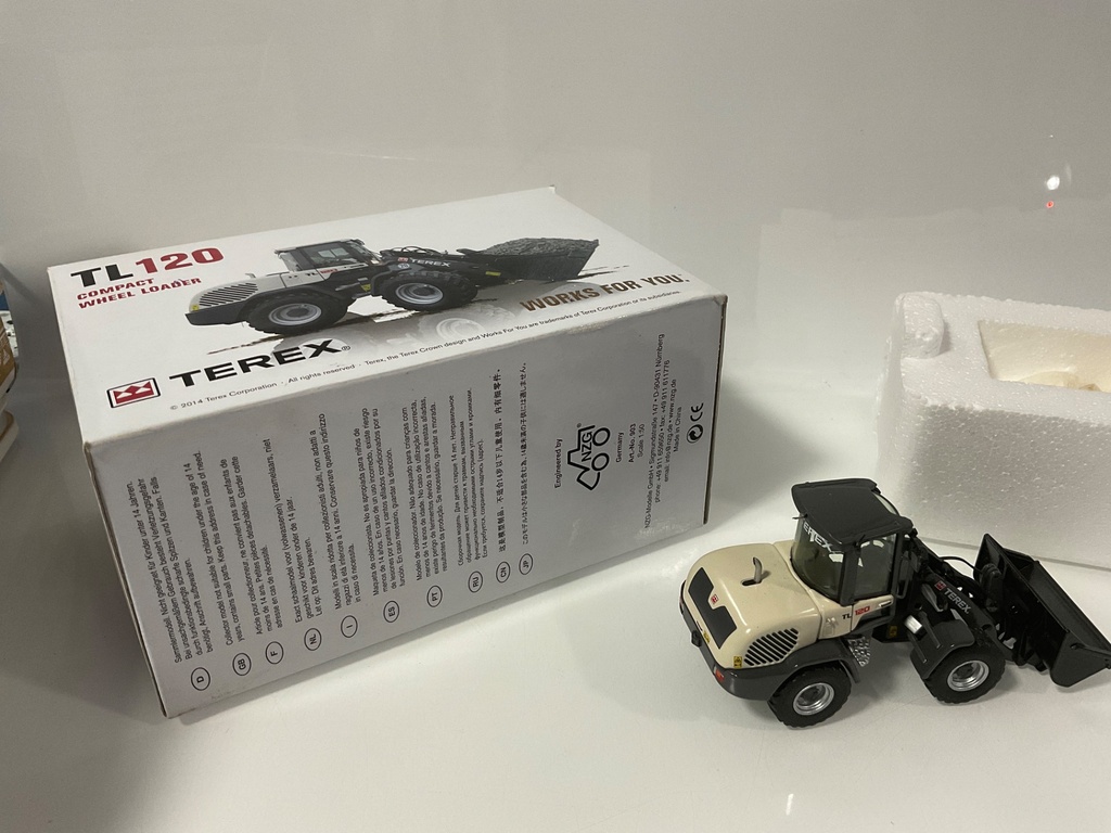 1/50 NZG TL 120 COMPACT WHEEL LOADER  - Photo 3