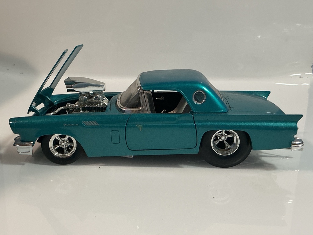 1/18 HOTWHEELS 1957 FORD THUNDERBIRD GREEN TEAL ON WHITE - Photo 2