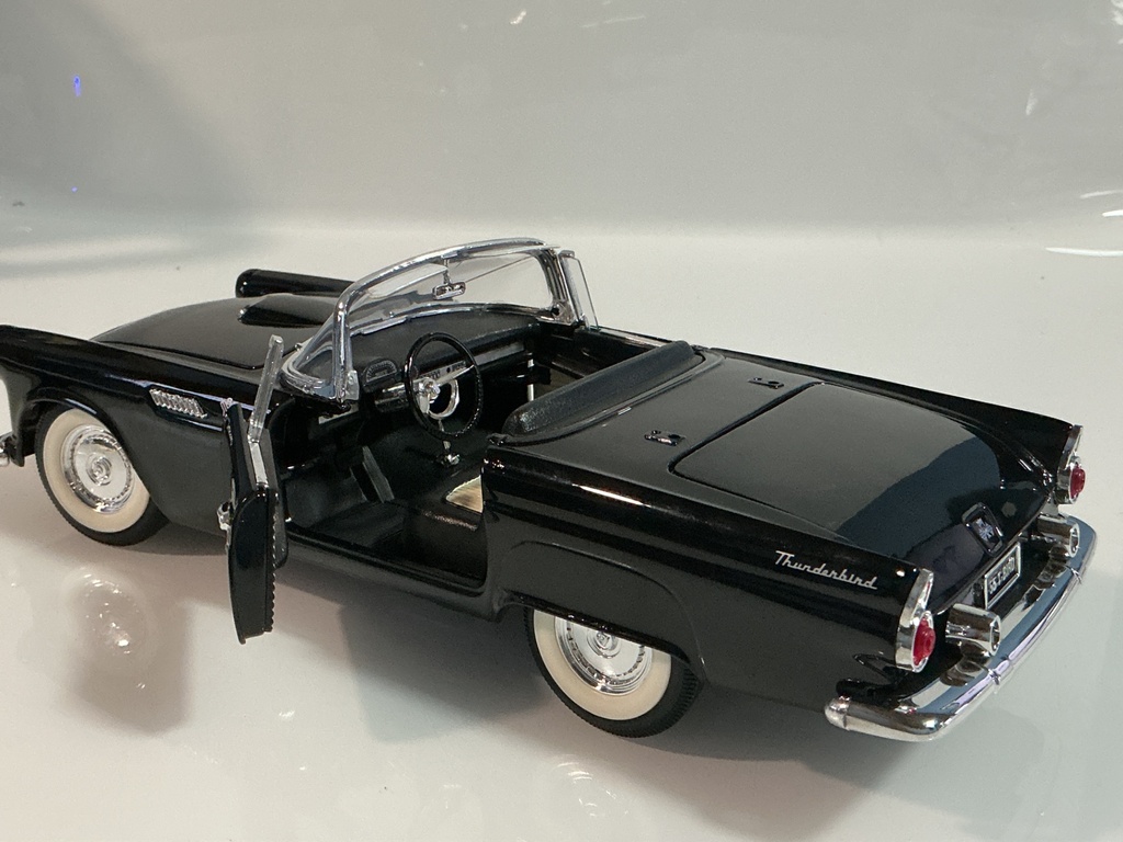 1/18 ROAD SIGNATURE 1955 FORD THUNDERBIRD BLACK ON WHITE - Photo 4