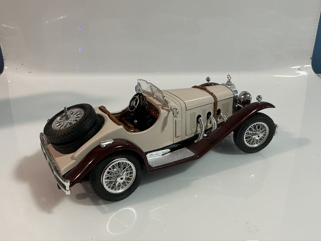1/18 BURAGO MERCEDES-BENZ IIIC-2013 CREAM / RED ON BROWN - Photo 4