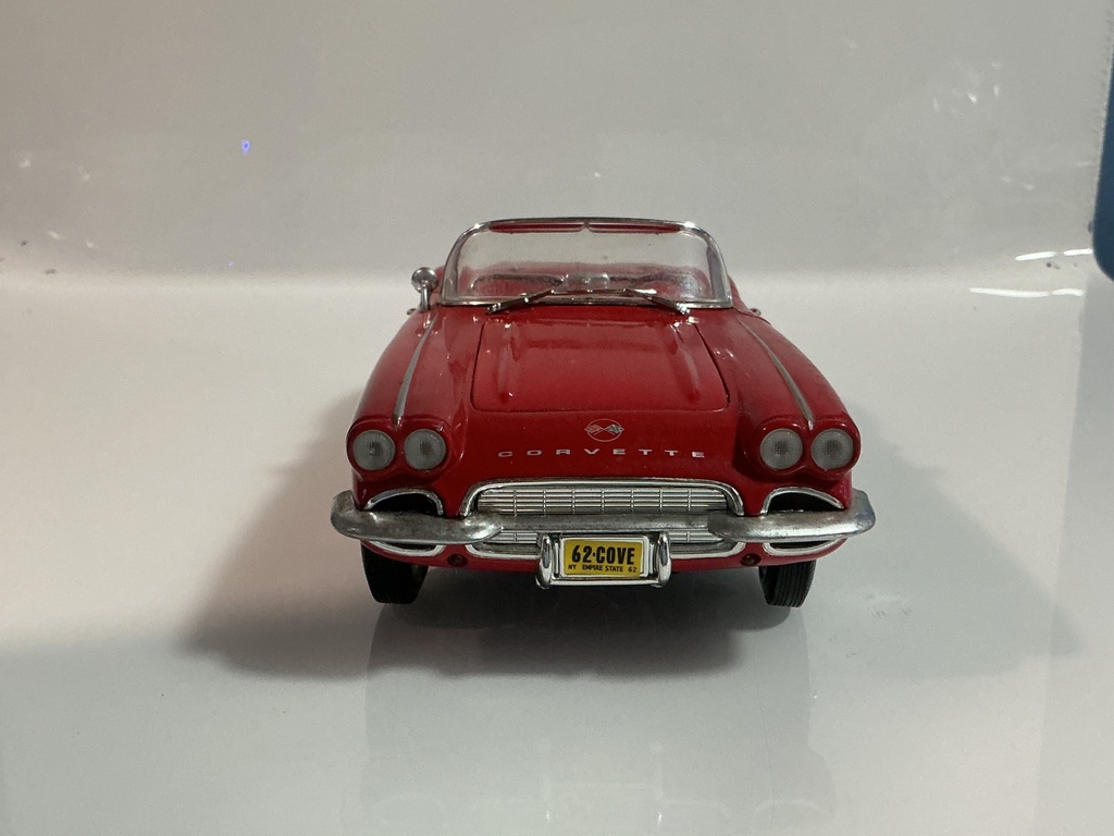 1/18 ERTL 1962 CHEVROLET CORVETTE RED ON RED  - Photo 7
