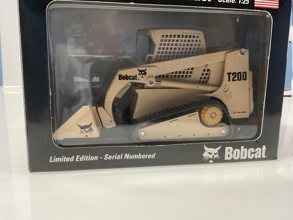 1/25 BOBCAT T200 COMPACT TRACK LOADER DESERT MILITARY MODEL  - Photo 3