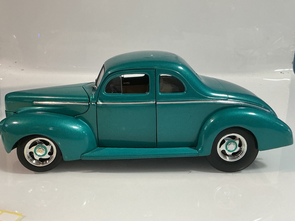 1/18 ERTL 1940 FORD COUPE CYAN ON TAN - Photo 3