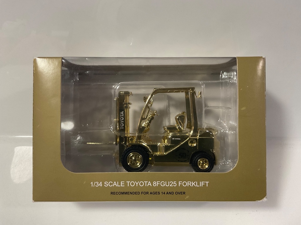 1/34 FIRST GEAR TOYOTA MATERIAL HANDLING 19-4102 8FGU25 FORKLIFT  - Photo 2