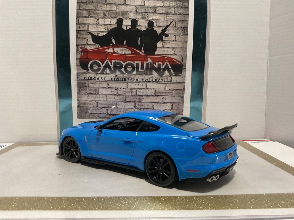 1/18: MAISTO 2020 MUSTANG SHELBY GT 500 BLUE ON BLACK image