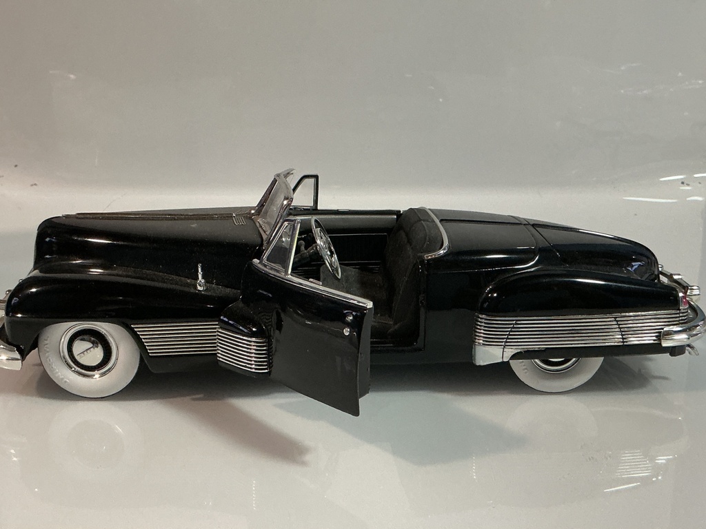 1/18 ANSON 1938 BUICK Y JOB BLACK ON BLACK - Photo 3