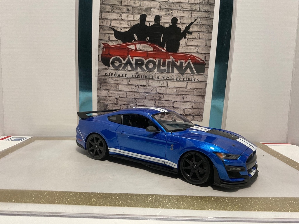 1/18: MAISTO 2020 SHELBY GT500 MUSTANG BLUE ON BLACK image