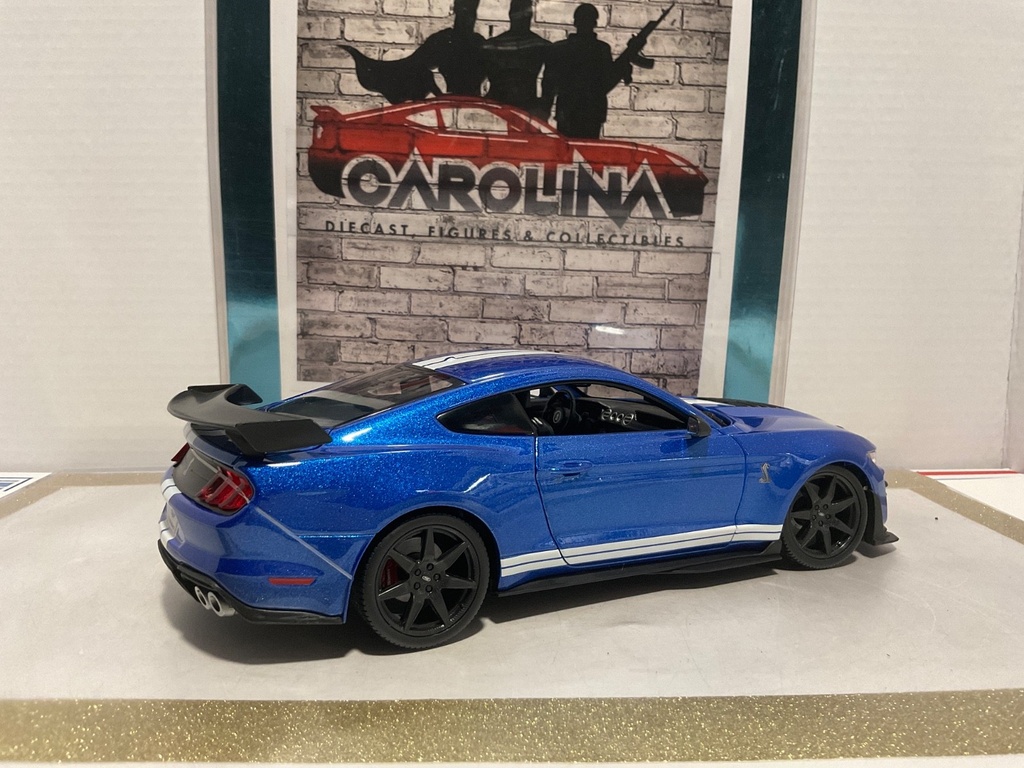 1/18: MAISTO 2020 SHELBY GT500 MUSTANG BLUE ON BLACK image