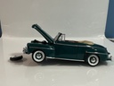 1/18 ROAD SIGNATURE 1948 FORD CONVERTIBLE GREEN ON DARK BROWN *BROKEN TIRE - Photo 2