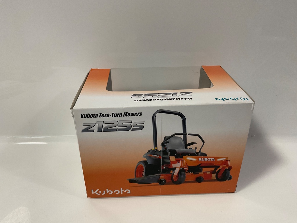 1/24 KUBOTA Z215S ZERO TURN MOWERS  - Photo 3
