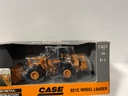 1/50 ERTL CASE 921C WHEEL LOADER  - Photo 2