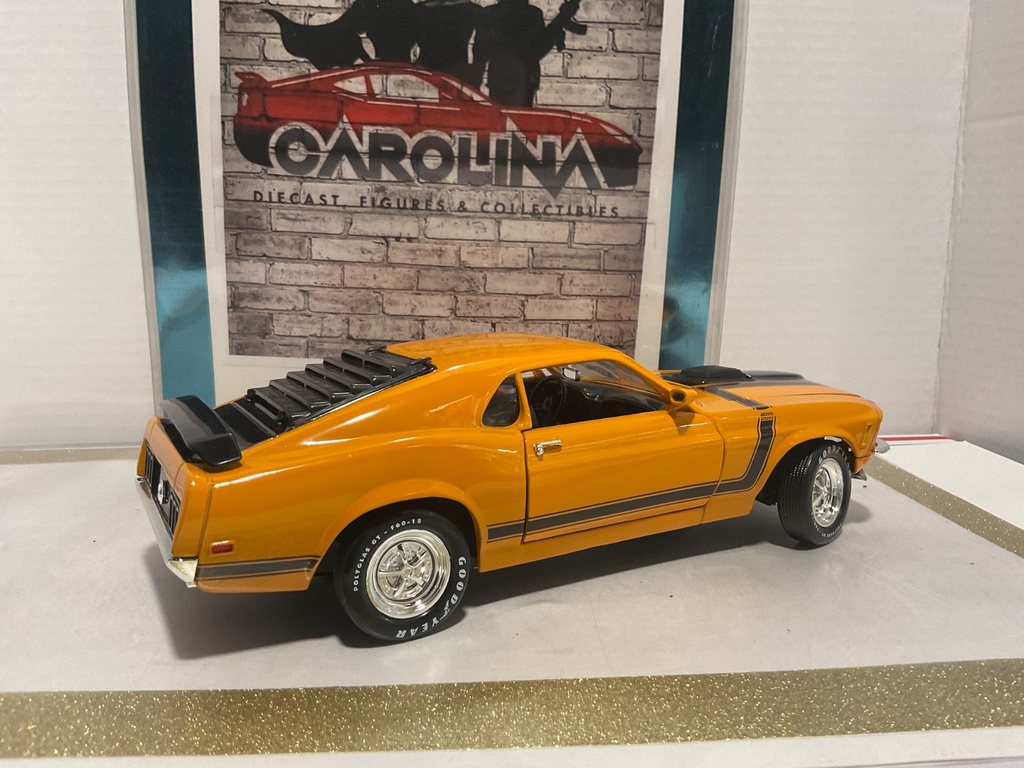 1/18: ERTL 1970 FORD MUSTANG BOSS 302 WITH SHAKER HOOD ORANGE ON BLACK image