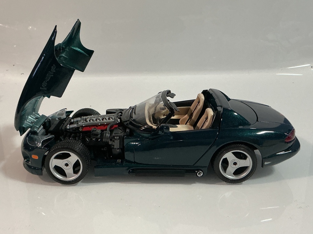 1/18 BURAGO DODGE VIPER R/T 10 GREEN ON TAN - Photo 2