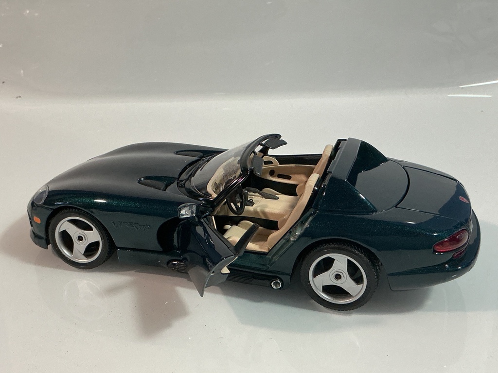 1/18 BURAGO DODGE VIPER R/T 10 GREEN ON TAN - Photo 4