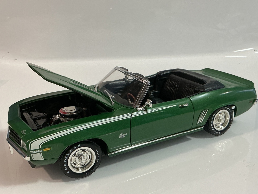 1/18 ERTL 1969 CHEVROLET CAMARO GREEN ON BLACK  - Photo 2