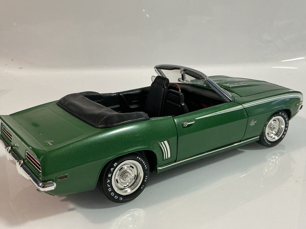 1/18 ERTL 1969 CHEVROLET CAMARO GREEN ON BLACK  - Photo 6