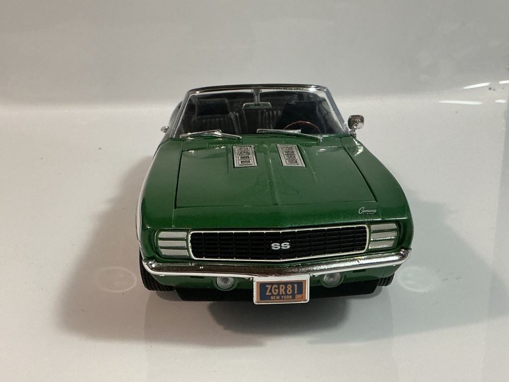 1/18 ERTL 1969 CHEVROLET CAMARO GREEN ON BLACK  - Photo 7