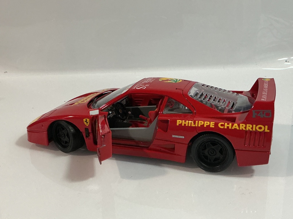 1/18 BURAGO 1987 FERRARI F40 RED ON GREY - Photo 4
