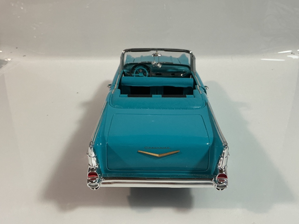 1/18 ERTL 1957 BEL AIR CYAN ON CYAN / BLACK  - Photo 5