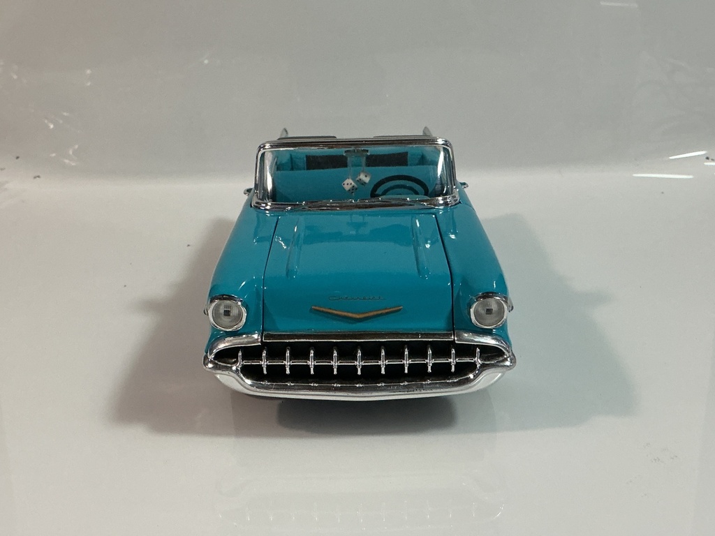 1/18 ERTL 1957 BEL AIR CYAN ON CYAN / BLACK  - Photo 8