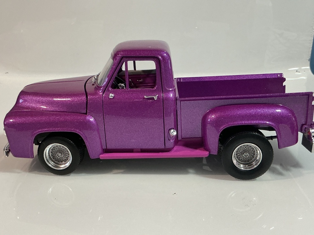 1/18 ROAD LEGENDS 1953 FORD PICKUP PURPLE ON GRAY - Photo 2