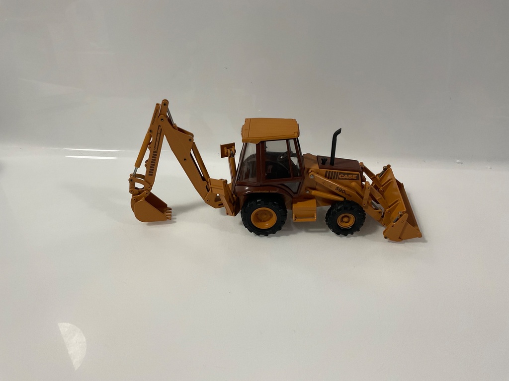 1/35 CONRAD CASE 590 TURBO CONSTRUCTION KING LOADER/ BACKHOE  - Photo 4